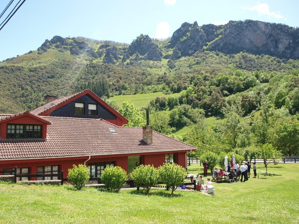 Hotel El Jisu Camaleño Exteriör bild