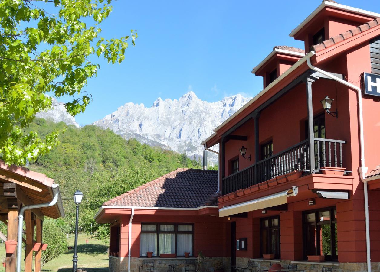 Hotel El Jisu Camaleño Exteriör bild