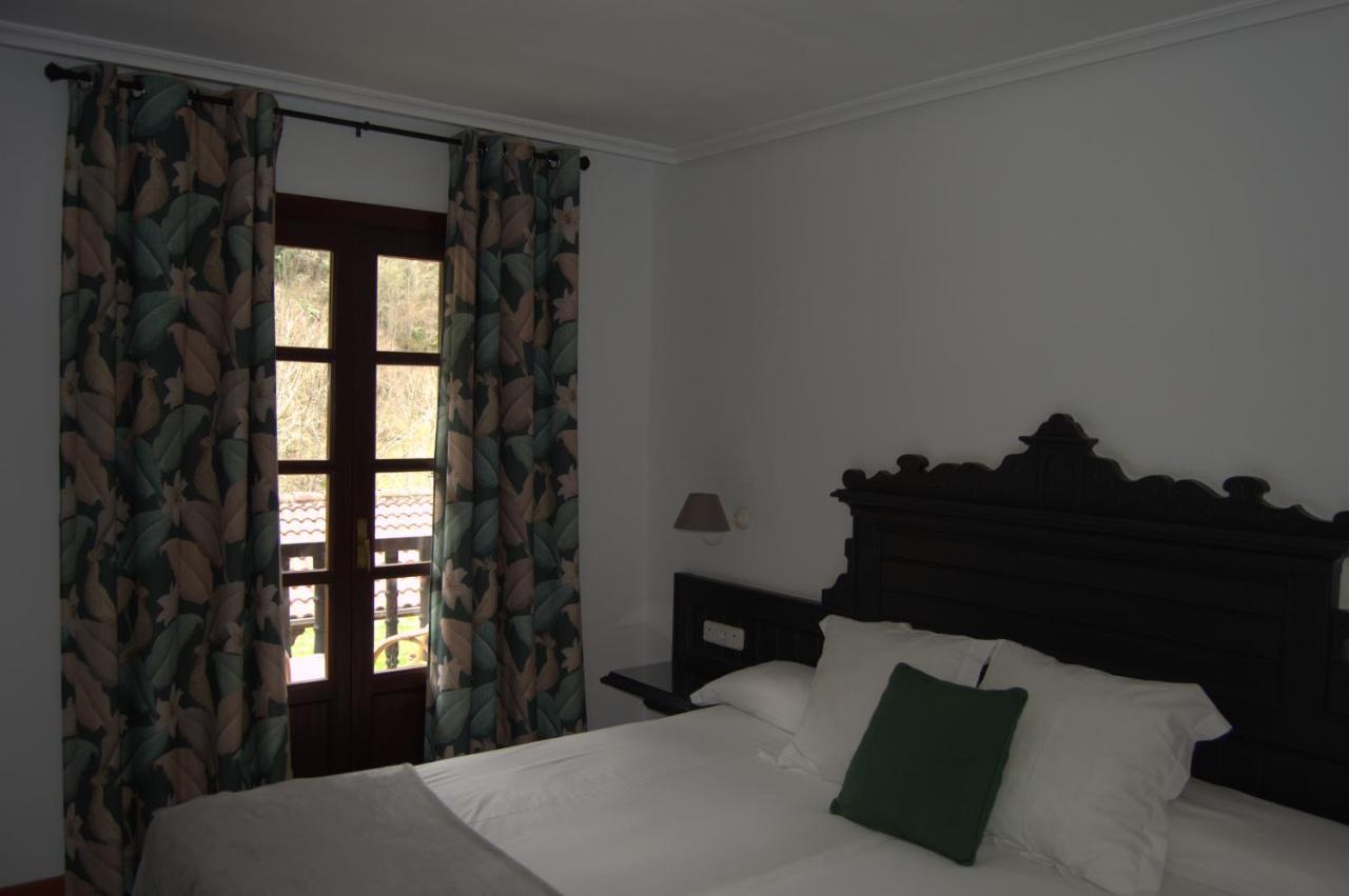 Hotel El Jisu Camaleño Exteriör bild